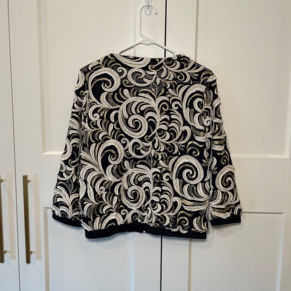 ✨Host Pick✨CHICO'S Travelers Embellished Scroll Bomber Jacket - Picture 6 of 7